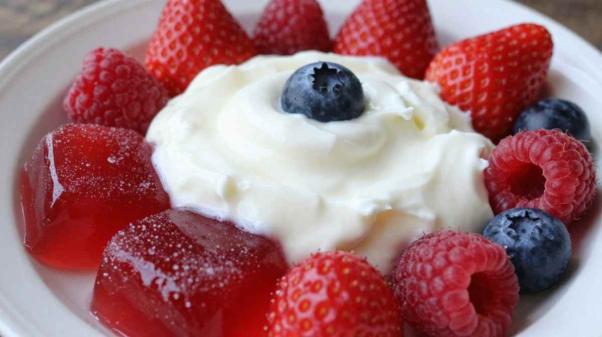 Jello with Greek yogurt and fresh berries
