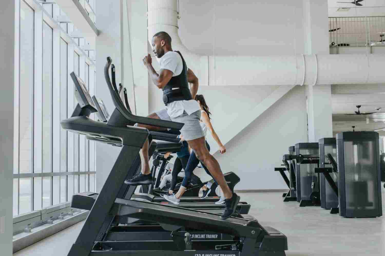 Incline treadmill cardio session for effective fat loss